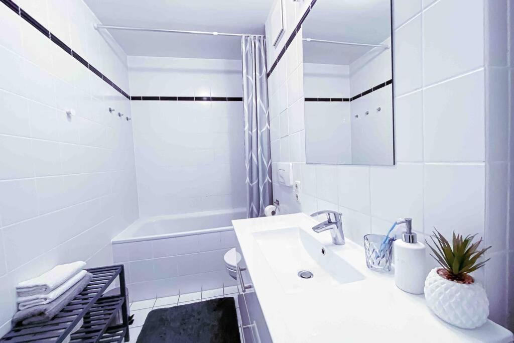 Luxury Home Cinema 2R Apt + Balcony / 65M² ライプツィヒ エクステリア 写真